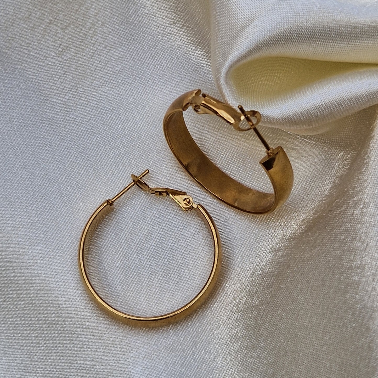 Liara Hoop Earrings ~ Gold